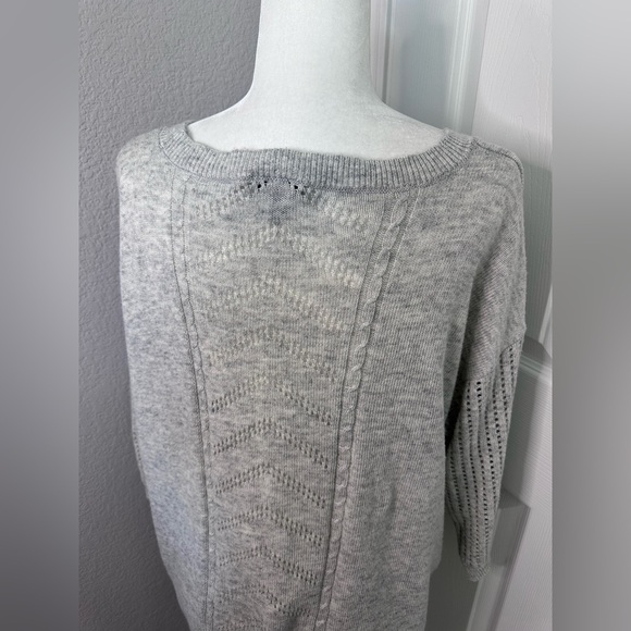 Torrid Pointelle Pull Over V Neck 3/4 Sleeve Top - Picture 5 of 7